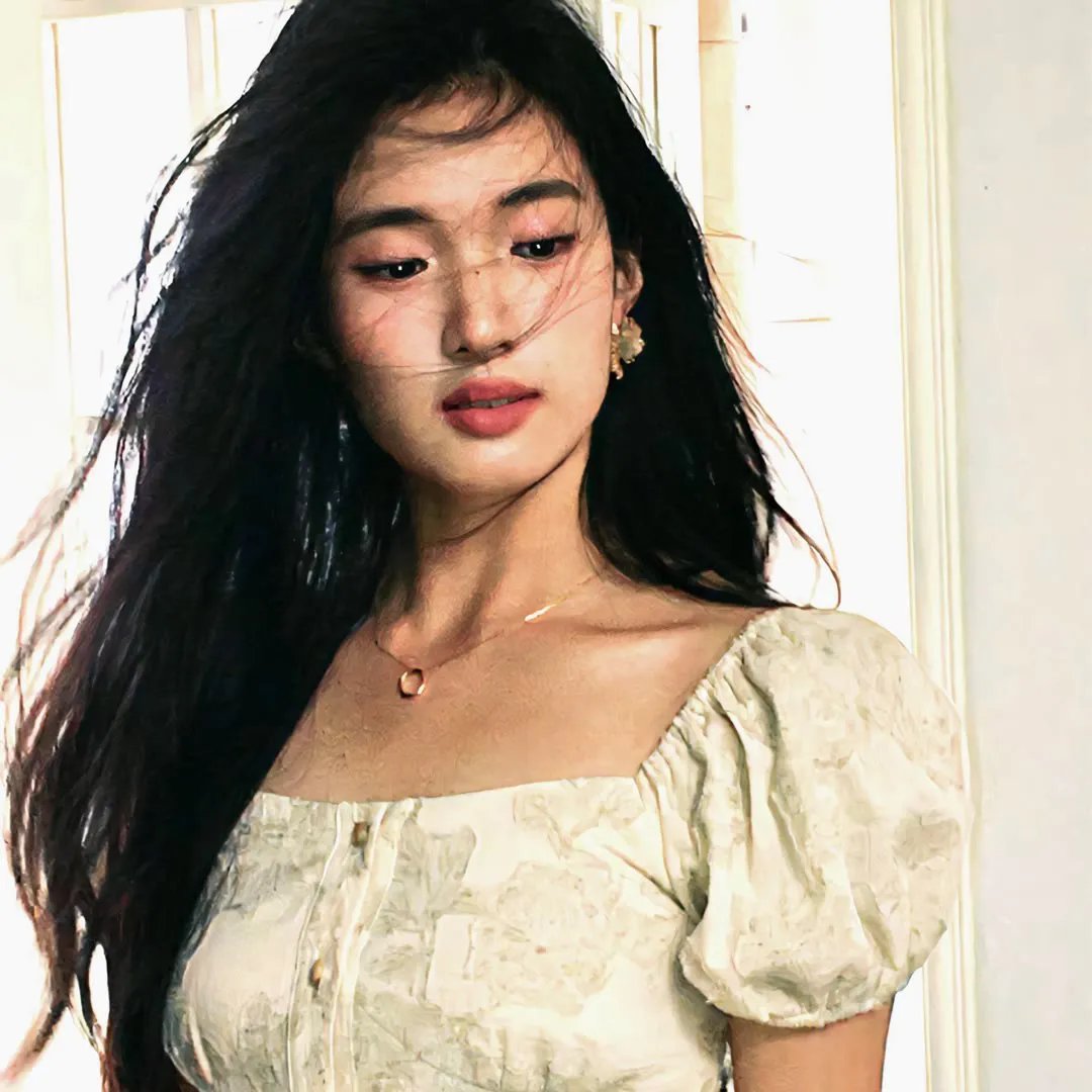 那女孩是谁